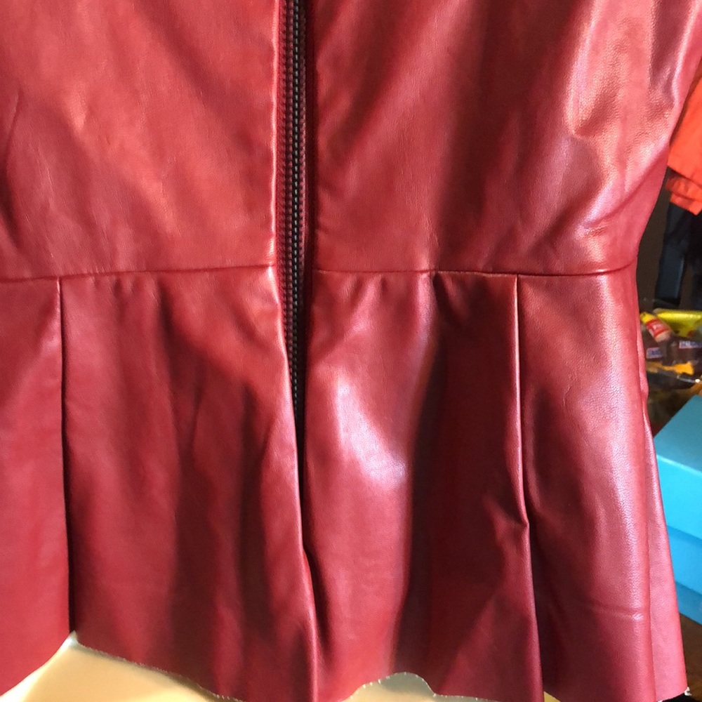 Pleather sleeveless top - Picture 6 of 7